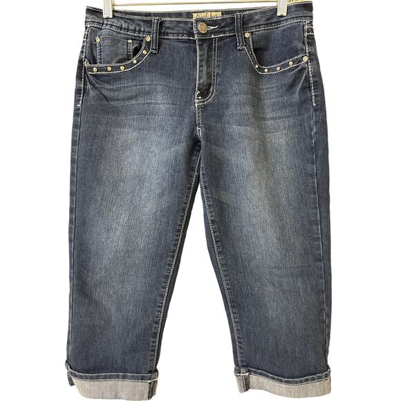 Earl jeans, Size 8 Bling Pockets Cuffed Capris, One Silver Stud Missing - Picture 1 of 5